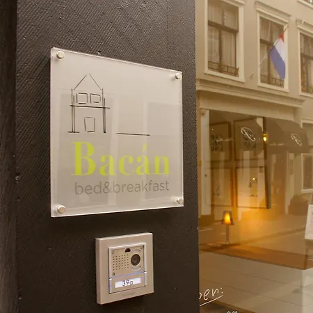 Bacan Bed & Breakfast *